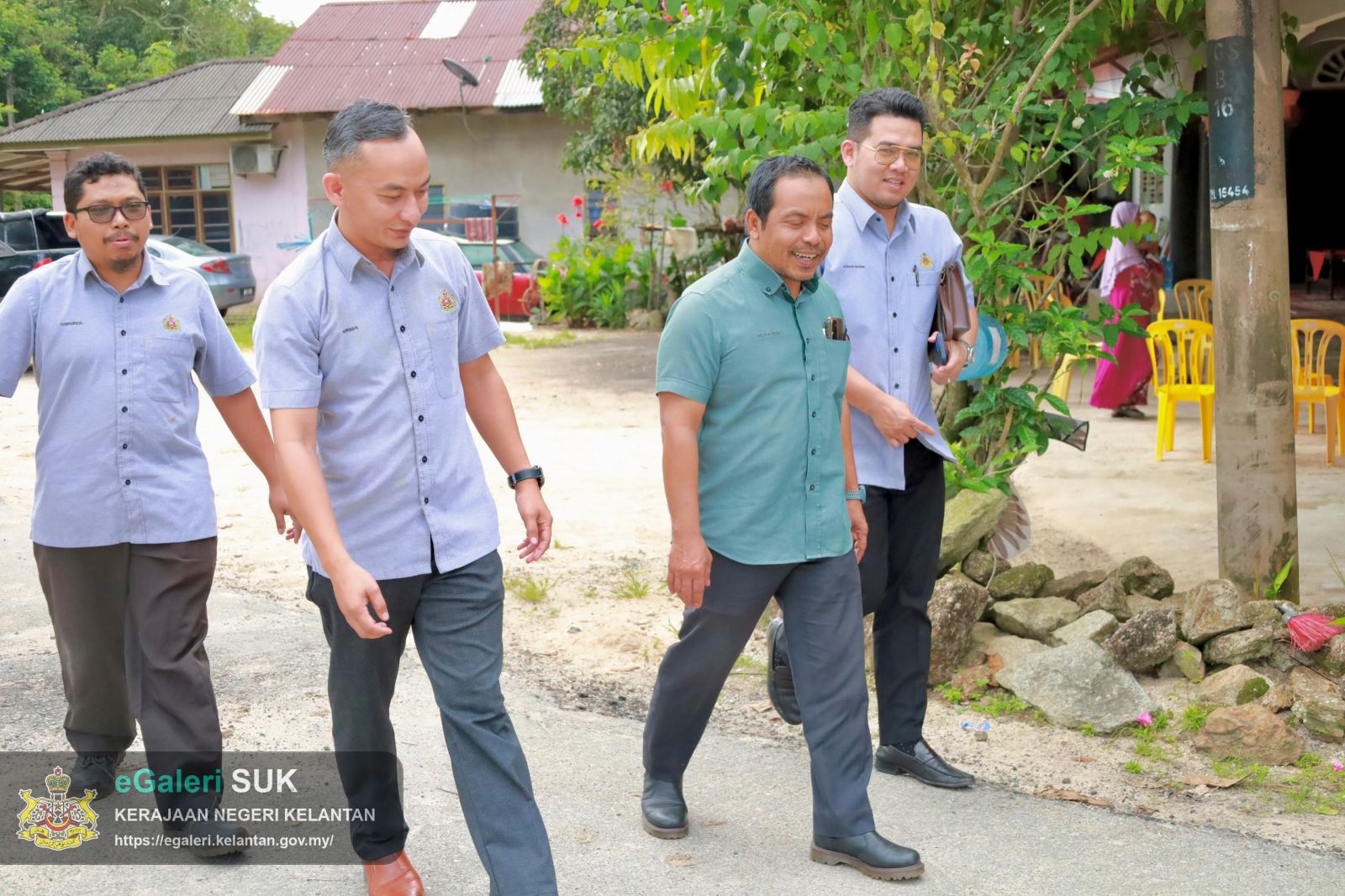 sesi-penyampaian-bantuan-wang-ihsan-bwi-kematian-monsun-timur-laut-mtl-20242025-jajahan-pasir-puteh-1.jpeg
