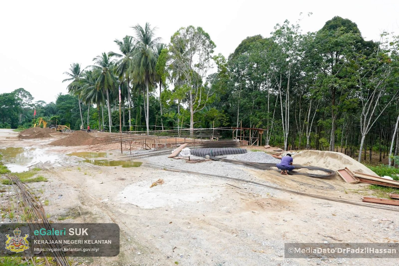 peninjauan-perkembangan-kerjakerja-penambahbaikan-di-kawasan-jambatan-guillemard-10.jpg