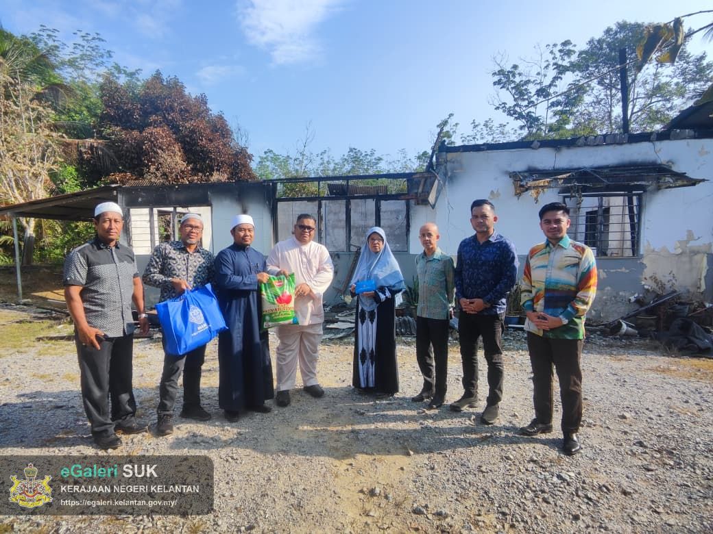 penyampaian-bantuan-kepada-mangsa-kebakaran-4.jpeg