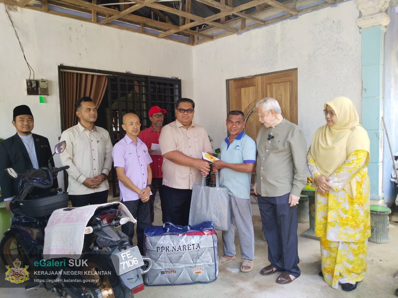 penyampaian-bantuan-kepada-mangsa-ribut-1.jpeg