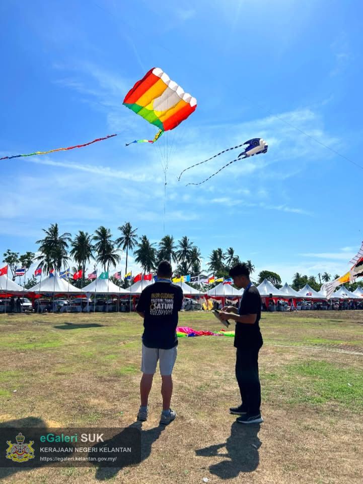 pesta-wau-kebangsaan-kelantan-kali-ke43-hari2-pagi-1.JPG