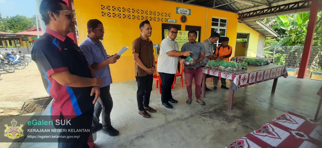 program-agihan-daging-lembu-kurniaan-kdymm-sultan-muhammad-v-di-jajahan-jeli-15.jpeg