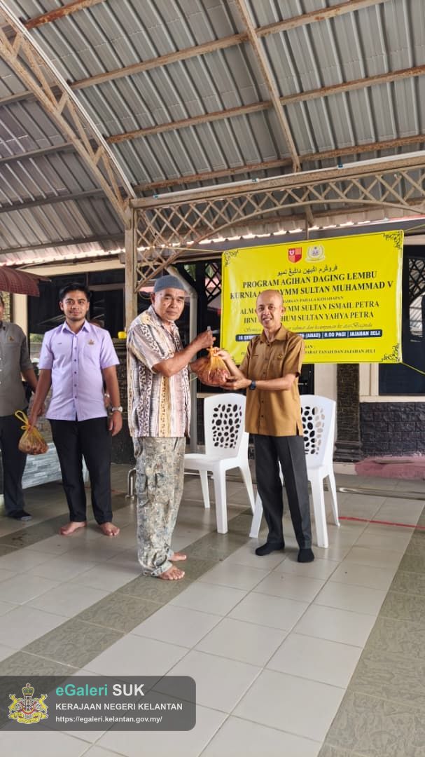 program-agihan-daging-lembu-kurniaan-kdymm-sultan-muhammad-v-di-jajahan-jeli-27.jpeg