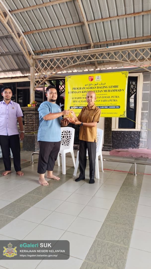 program-agihan-daging-lembu-kurniaan-kdymm-sultan-muhammad-v-di-jajahan-jeli-28.jpeg