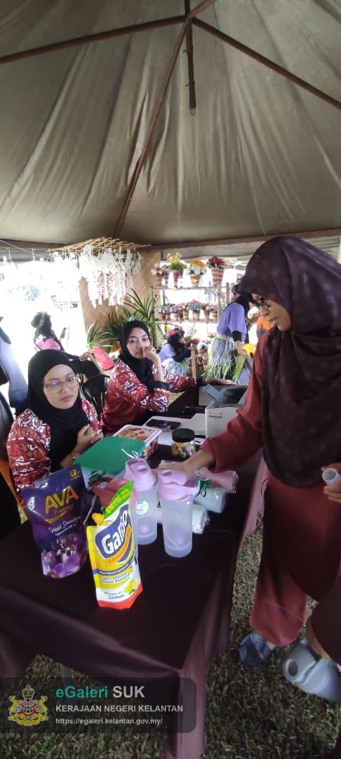 program-kaunter-kutipan-hasil-luar-di-padang-istiadat-jeli-kelantan-3.jpeg