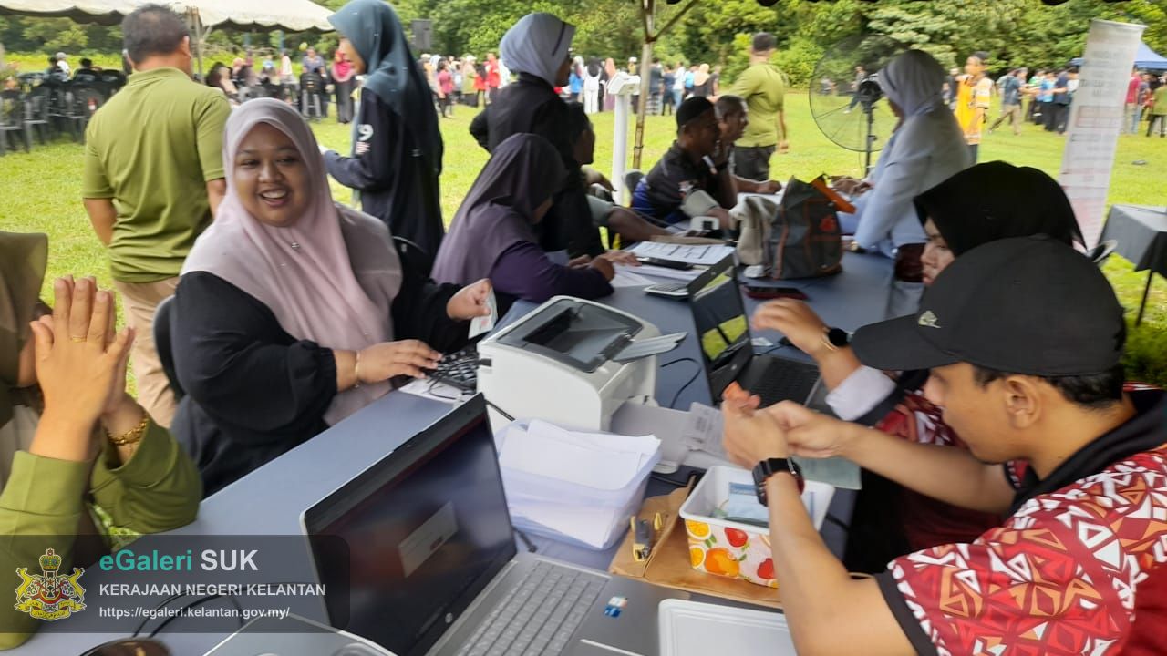 program-kaunter-kutipan-hasil-luar-sempena-program-bina-ummah-dun-air-lanas-2026-di-padang-awam-berdang-3.jpeg