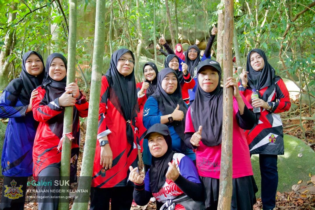 program-hiking-bersama-ketua-jajahan-pasir-puteh-anjuran-bersama-perkumpulan-perempuan-pasir-puteh-dan-kelab-berkesan-ptjpp-serta-puspanita-sri-pasir-puteh-21.jpg