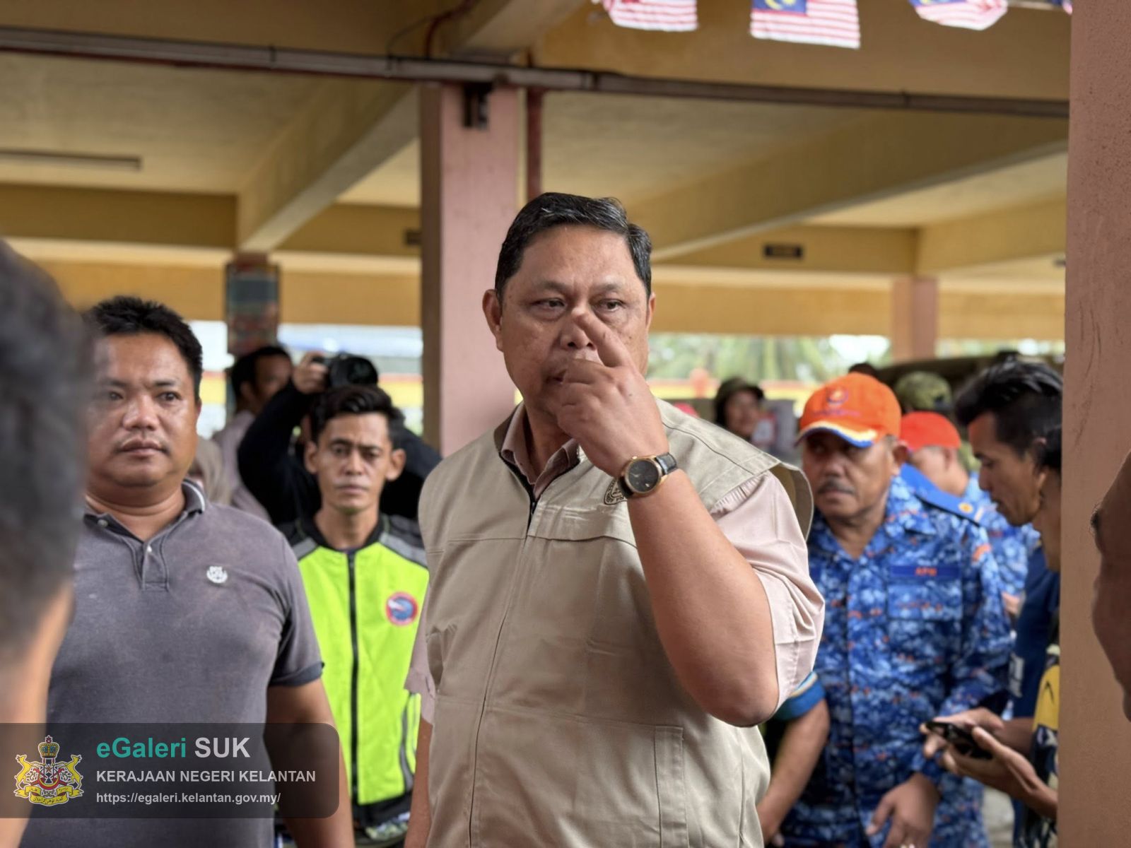 lawatan-kp-nadma-ke-pusat-pemindahan-sementara-sk-sabak-15.jpg