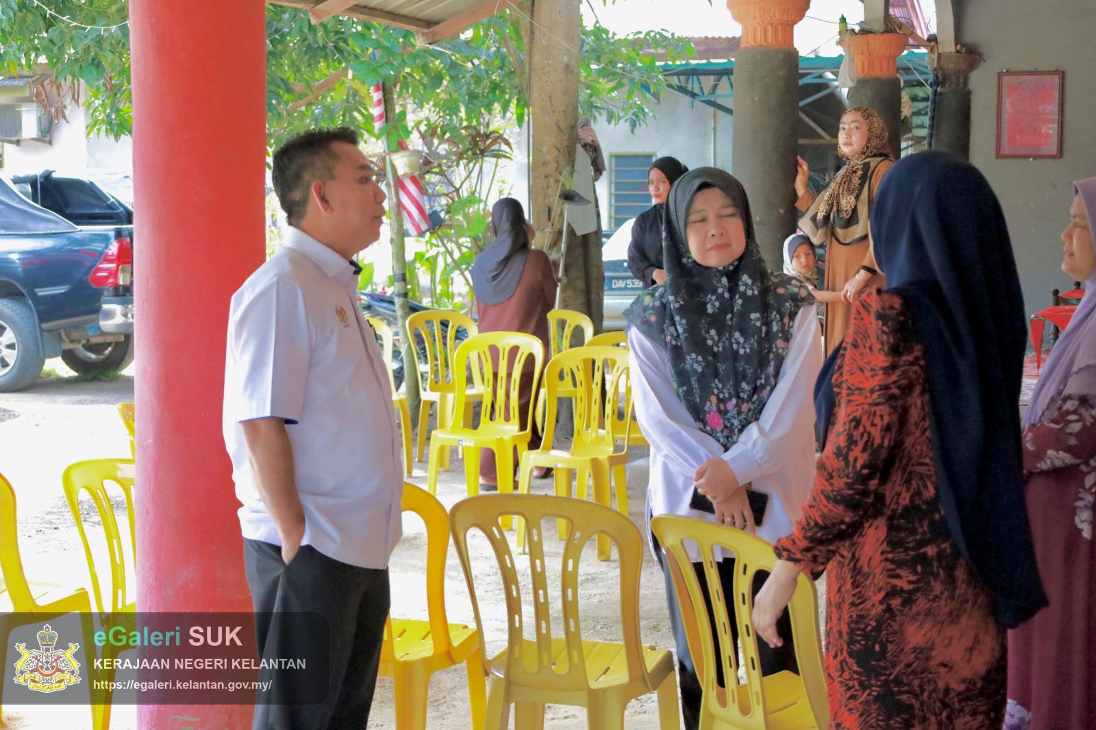 sesi-penyampaian-bantuan-wang-ihsan-bwi-kematian-monsun-timur-laut-mtl-20242025-jajahan-pasir-puteh-3.jpeg