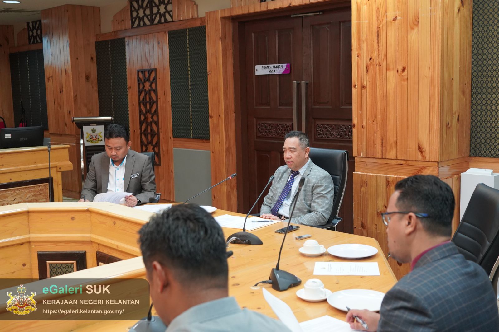 mesyuarat-khas-hala-tuju-pembangunan-sistem-maklumat-geografi-(gis)-negeri-kelantan-bil.1/2025-4.JPG