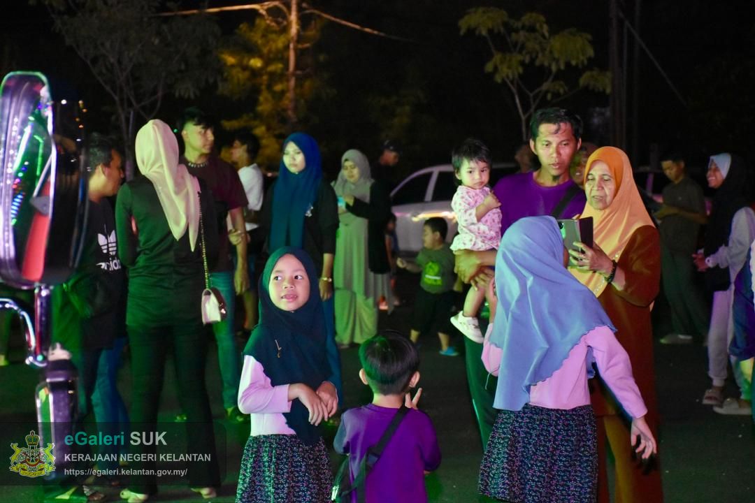 perarakan-kereta-berhias-jajahan-pasir-puteh-15.jpg