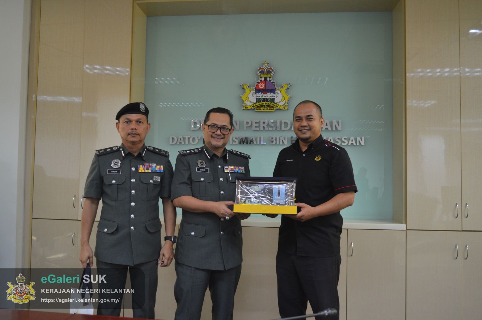 KUNJUNGAN HORMAT PENGARAH SSM KE MAJLIS DAERAH GUA MUSANG