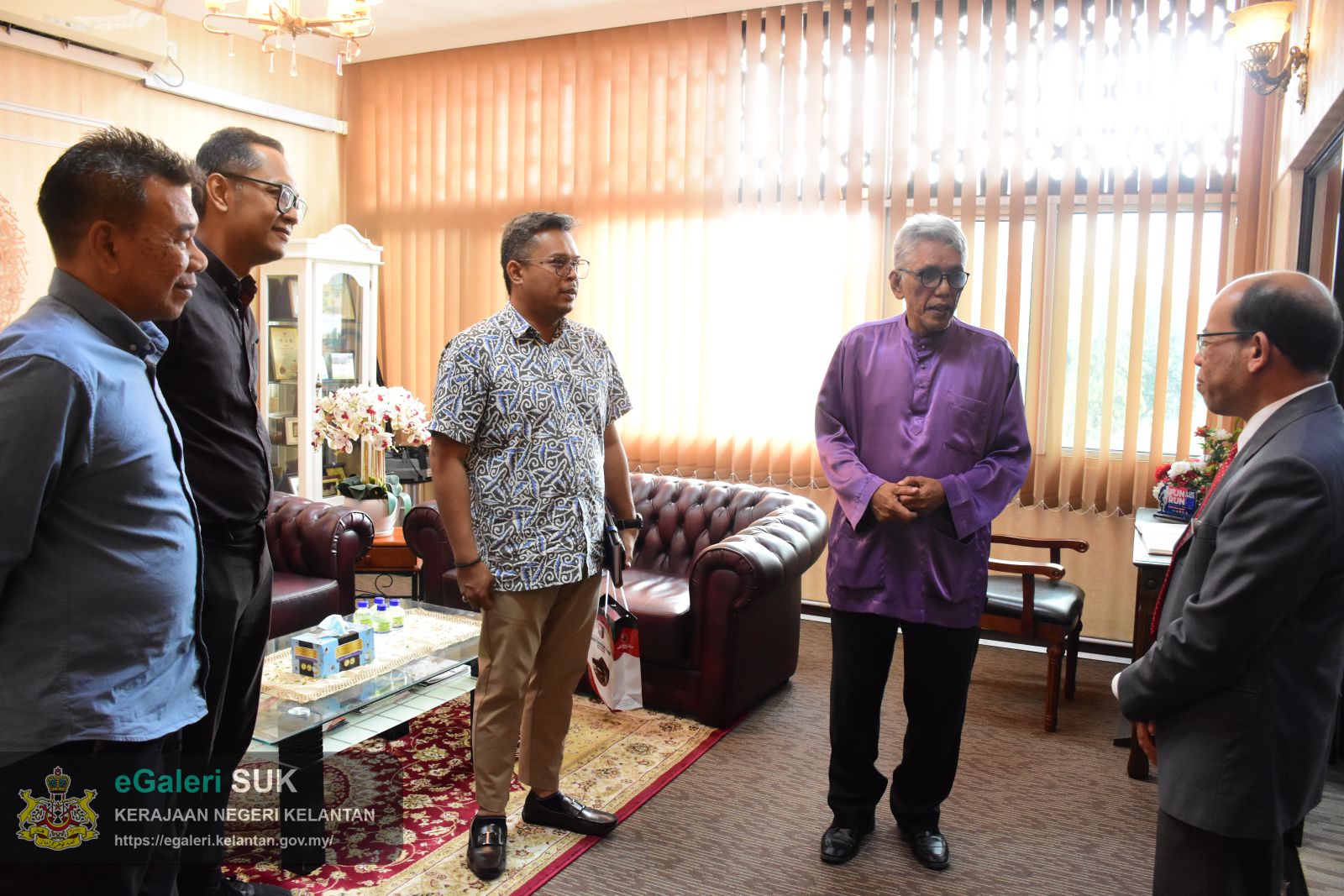 Kunjungan Hormat Ke Pejabat Ketua Jajahan Pasir Puteh oleh Setiausaha Politik kepada YB Dato Seri Menteri Ekonomi