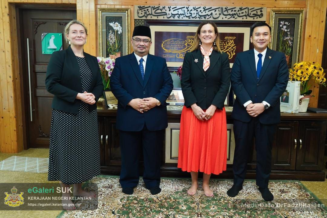 menerima kunjungan hormat daripada HE Danielle Heinecke Pesuruhjaya Tinggi Australia ke Malaysia