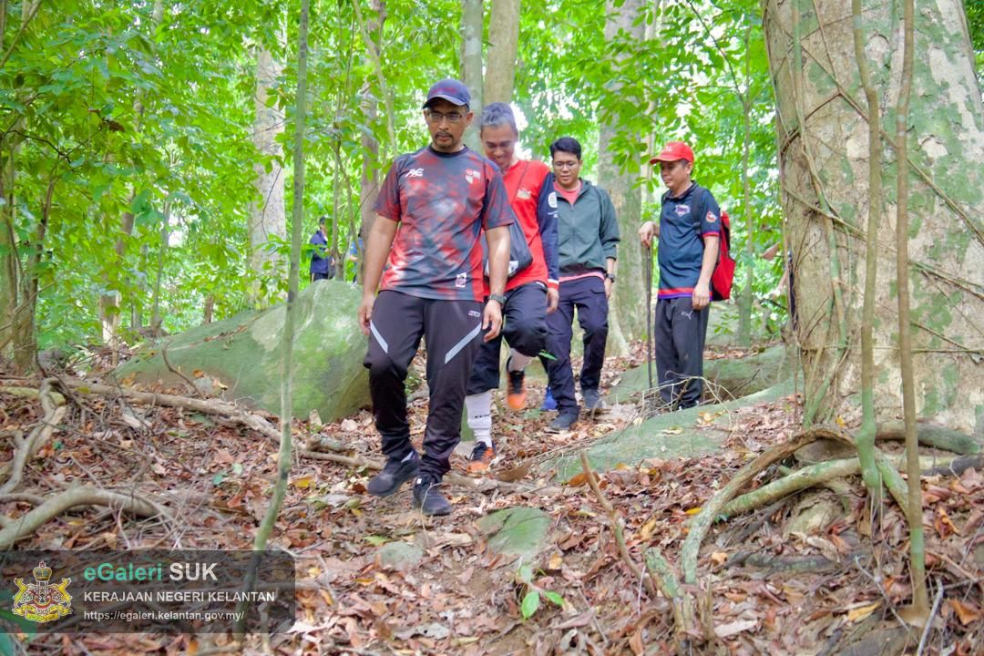 PROGRAM HIKING BERSAMA KETUA JAJAHAN PASIR PUTEH ANJURAN BERSAMA PERKUMPULAN PEREMPUAN PASIR PUTEH DAN KELAB BERKESAN PTJPP SERTA PUSPANITA SRI PASIR PUTEH