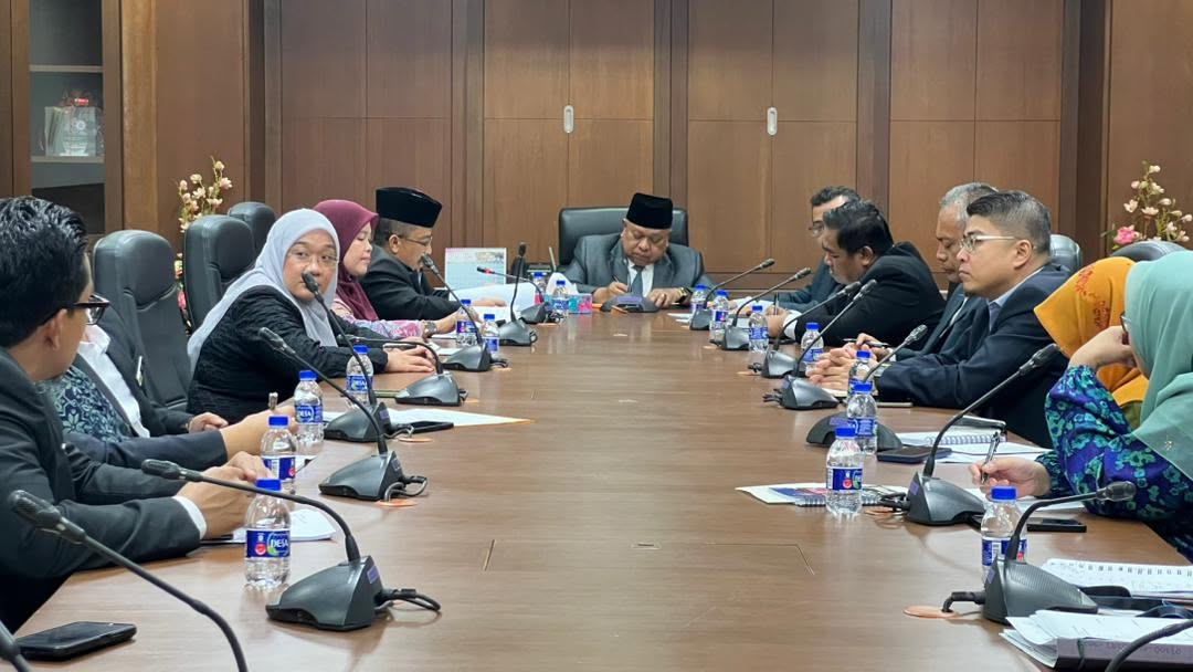 kunjung-hormat-jabatan-bantuan-guaman-putrajaya-kepada-yang-amat-arif-ketua-hakim-syarie-negeri-kelantan-3.jpg