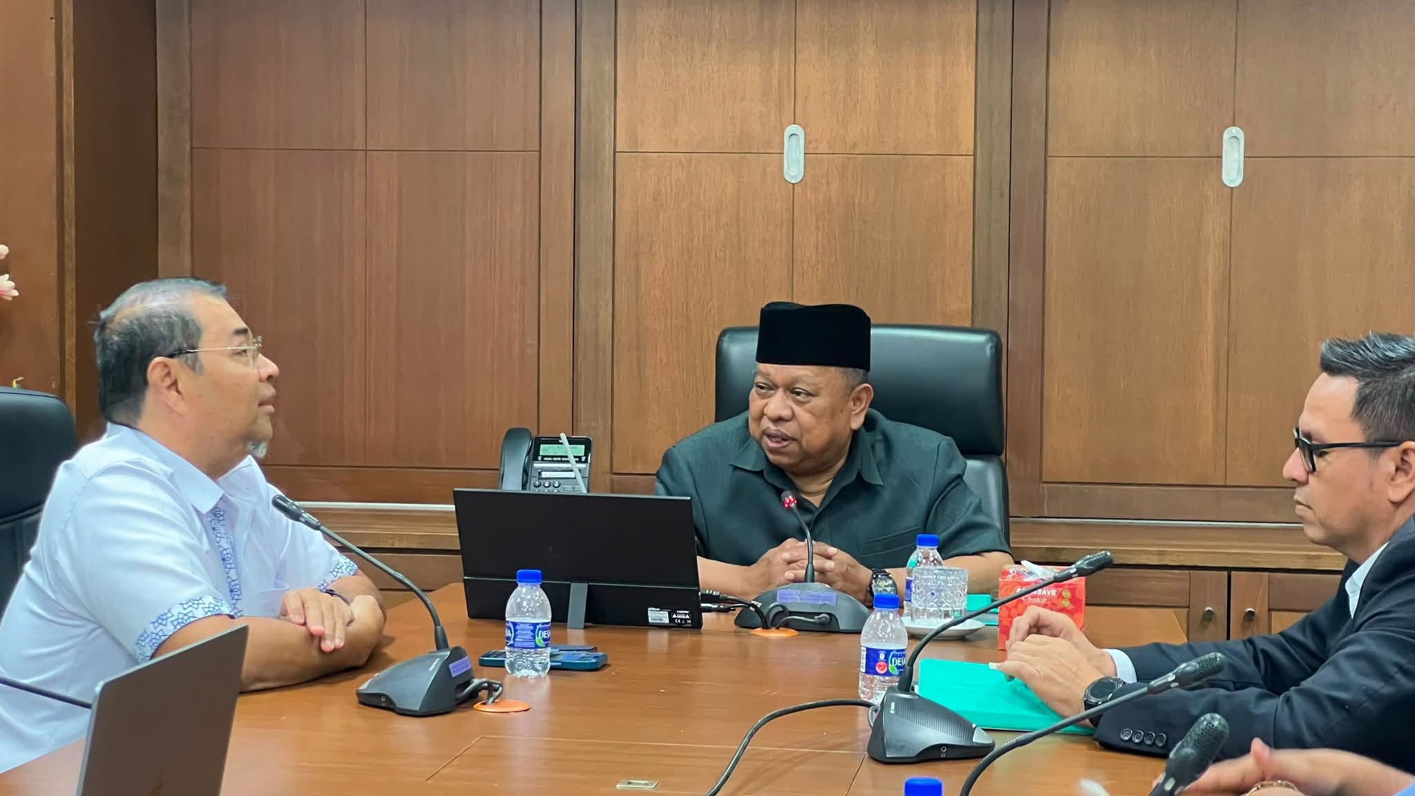 kunjung-hormat-wasiyyah-shoppe-berhad-kepada-yang-amat-arif-ketua-hakim-syarie-negeri-kelantan-1.jpg