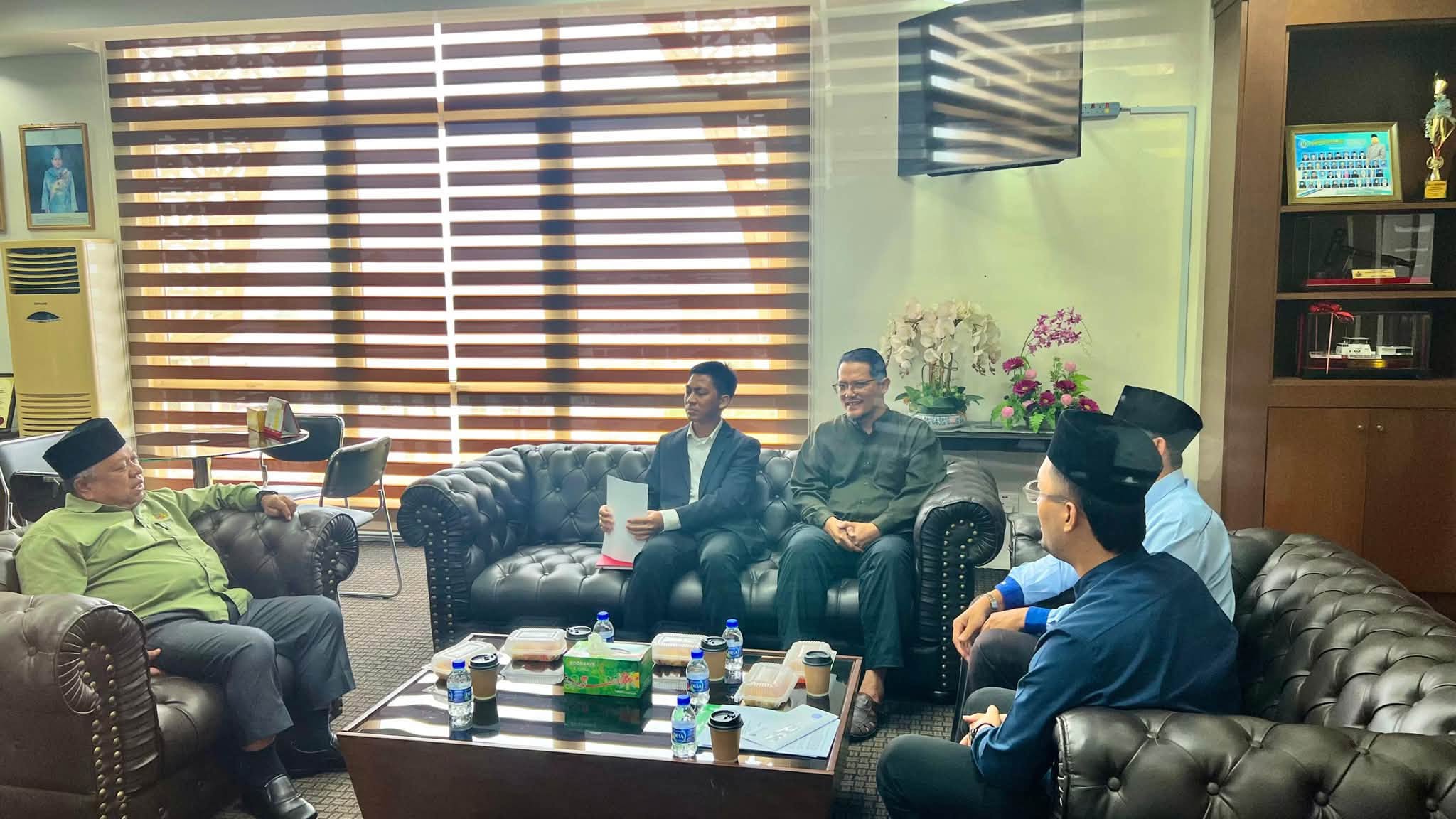 kunjungan-hormat-pusat-pendidikan-universiti-malaya-umec-bachok-kepada-yang-amat-arif-ketua-hakim-syarie-negeri-kelantan-1.jpg