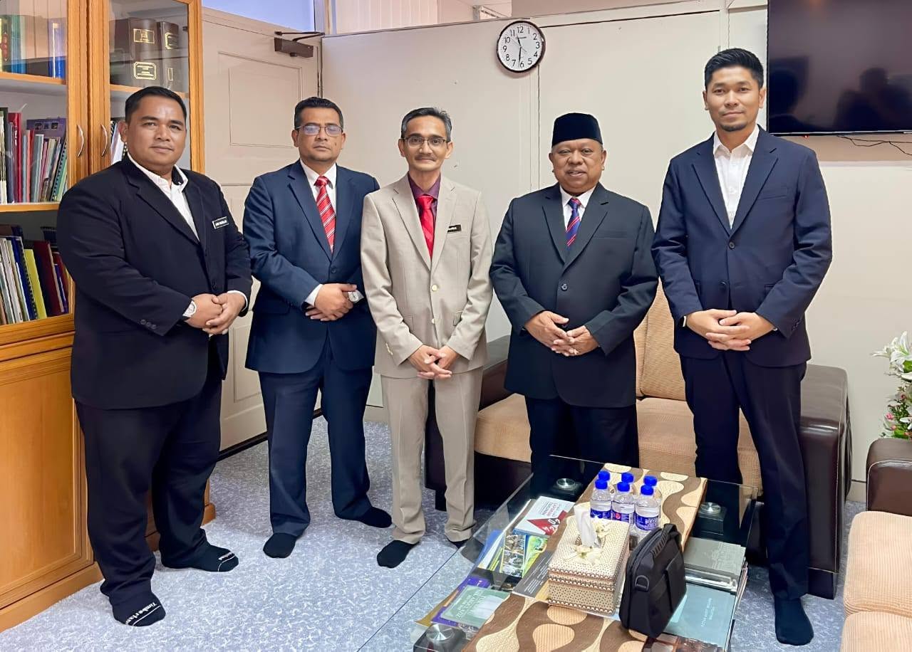 kunjungan-hormat-yang-amat-arif-ketua-hakim-syarie-negeri-kelantan-kepada-yang-berhormat-penasihat-undangundang-negeri-kelantan-2.jpg