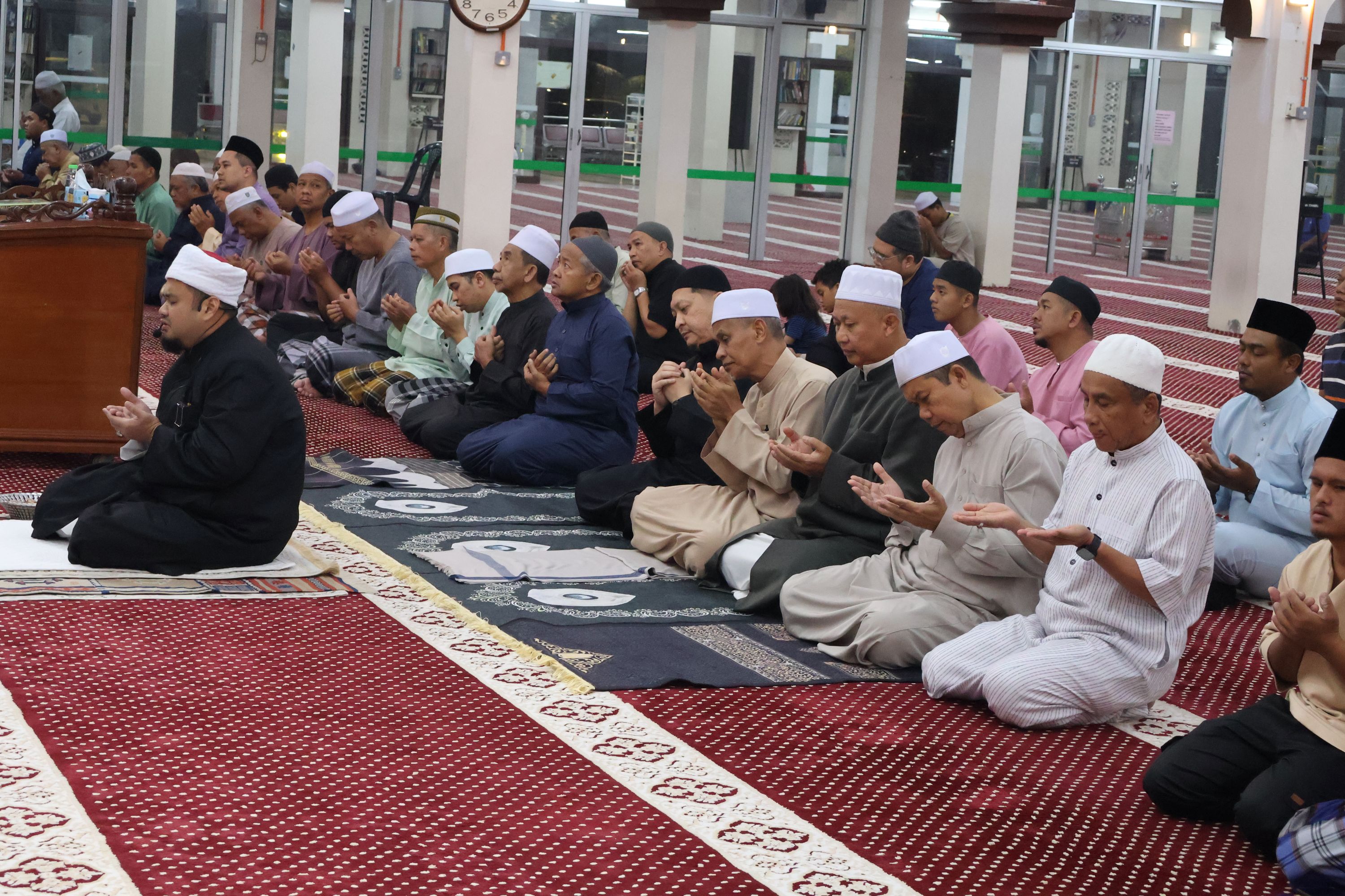 majlis-solat-hajat-doa-selamat-sempena-sambutan-hari-malaysia-2026-peringkat-jajahan-kota-bharu-berlangsung-penuh-penghayatan-12.JPG