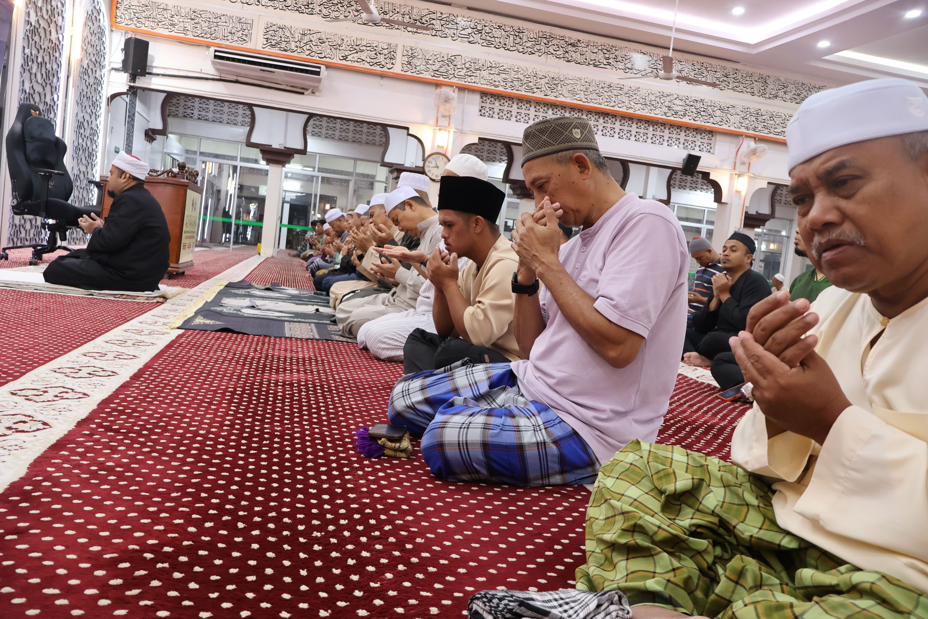 majlis-solat-hajat-doa-selamat-sempena-sambutan-hari-malaysia-2026-peringkat-jajahan-kota-bharu-berlangsung-penuh-penghayatan-2.JPG