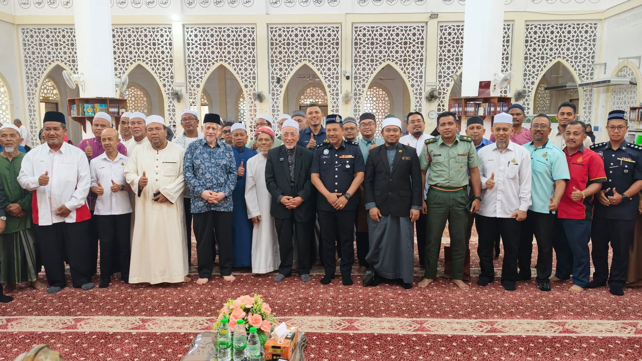 MUFTI BERSAMA MASYARAKAT