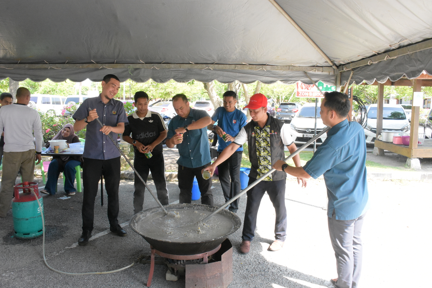 PROGRAM NGACA SURO