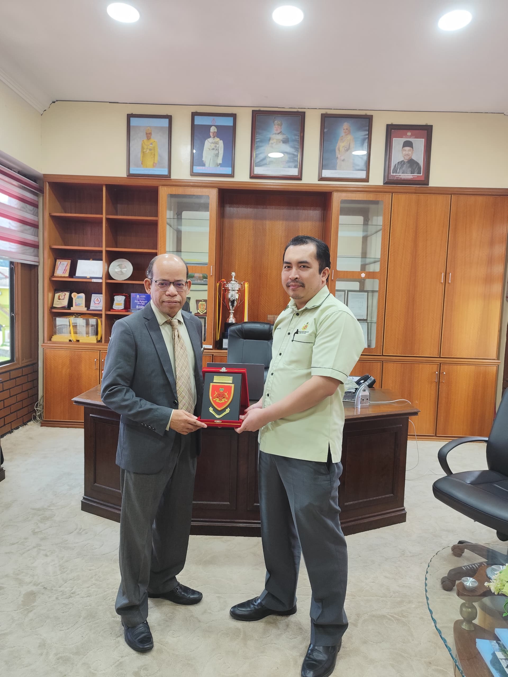 Kunjung Hormat Kepada Ketua Jajahan Gua Musang