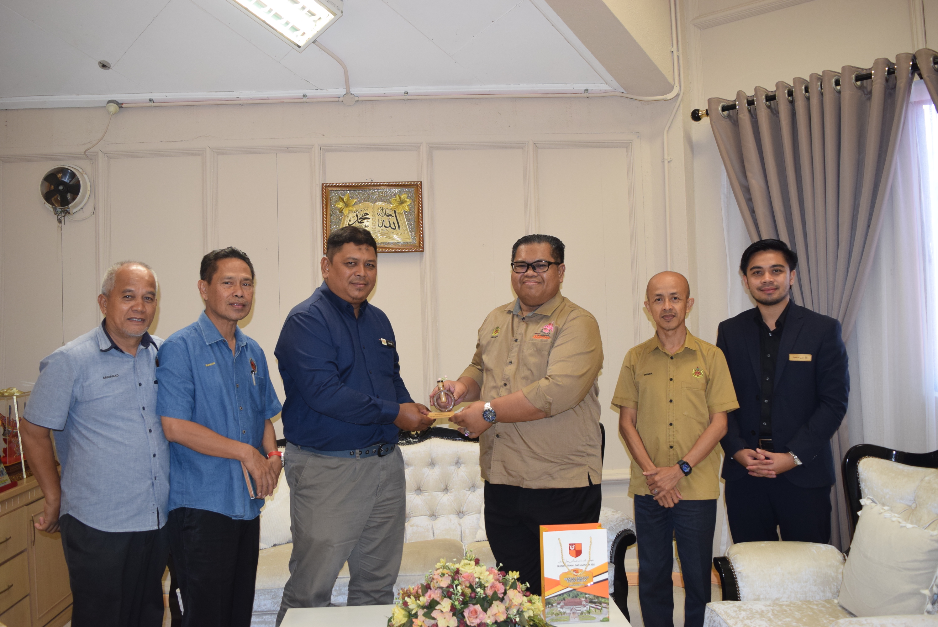 Kunjungan Hormat Pegawai Belia Dan Sukan Daerah Jeli Ke Pejabat Tanah Dan Jajahan Jeli