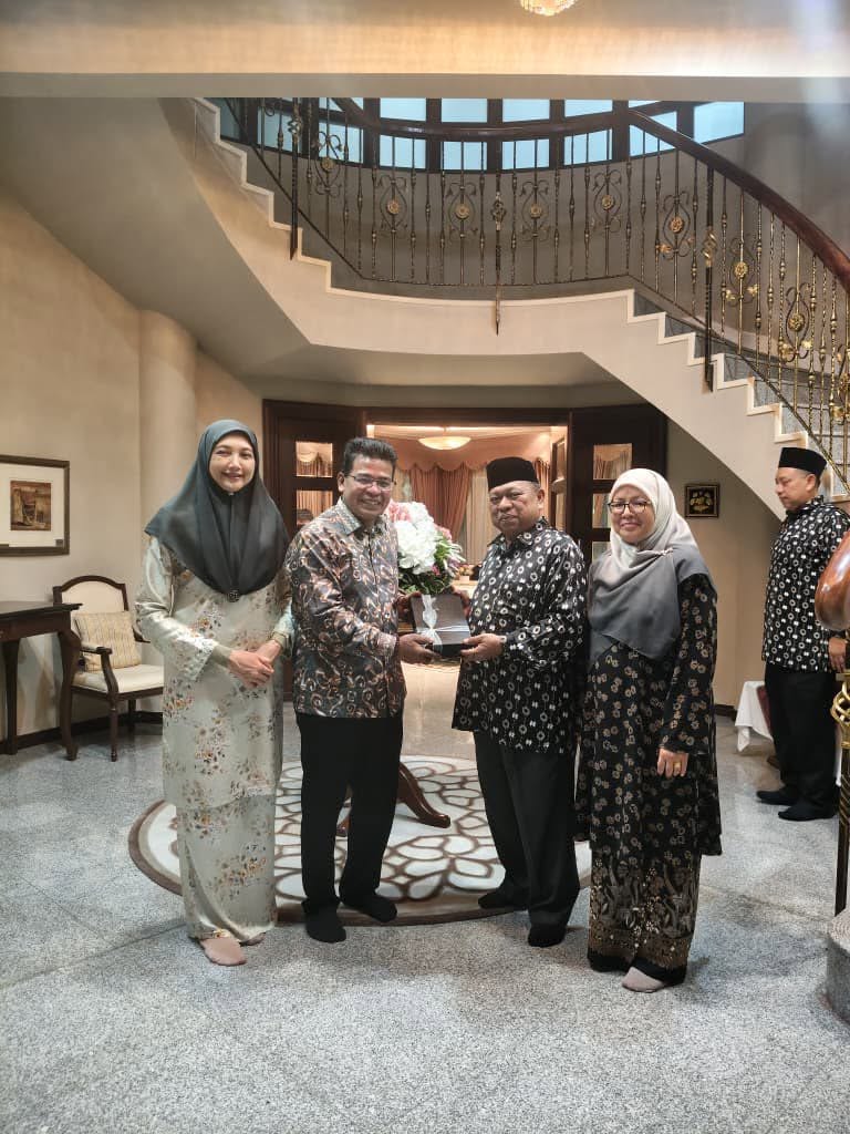 MAKAN MALAM DELEGASI JABATAN KEHAKIMAN SYARIAH NEGERI KELANTAN BERSAMA TUAN YANG TERUTAMA PESURUHJAYA TINGGI MALAYSIA DI BRUNEI DARUSSALAM