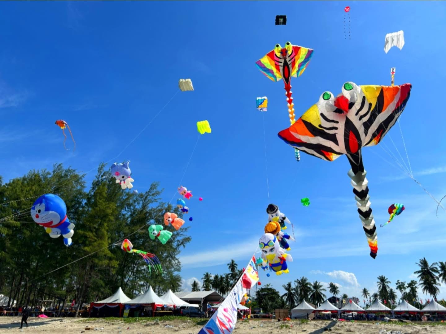 PESTA WAU KEBANGSAAN KELANTAN KALI KE43 HARI2 PAGI
