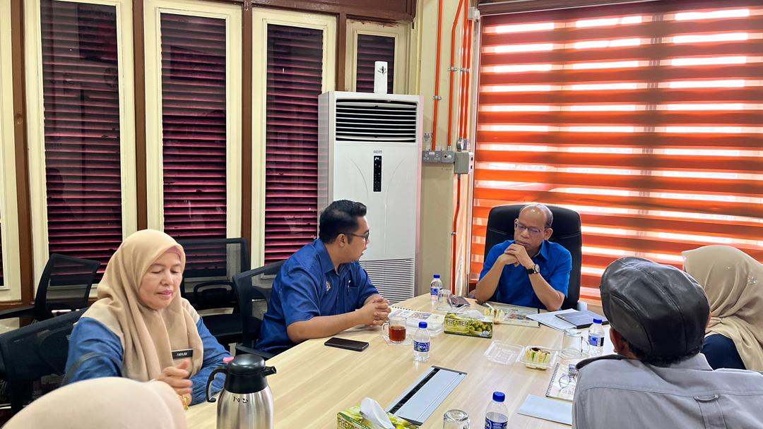 Kunjungan Hormat dari YBrs Pengarah Jabatan Perpaduan Negara dan Integrasi Nasional Negeri Kelantan bersama rombongan dari Jabatan Perpaduan Negara dan Integrasi Nasional Negeri Kelantan ke atas YABrs Ketua Jajahan Gua Musang