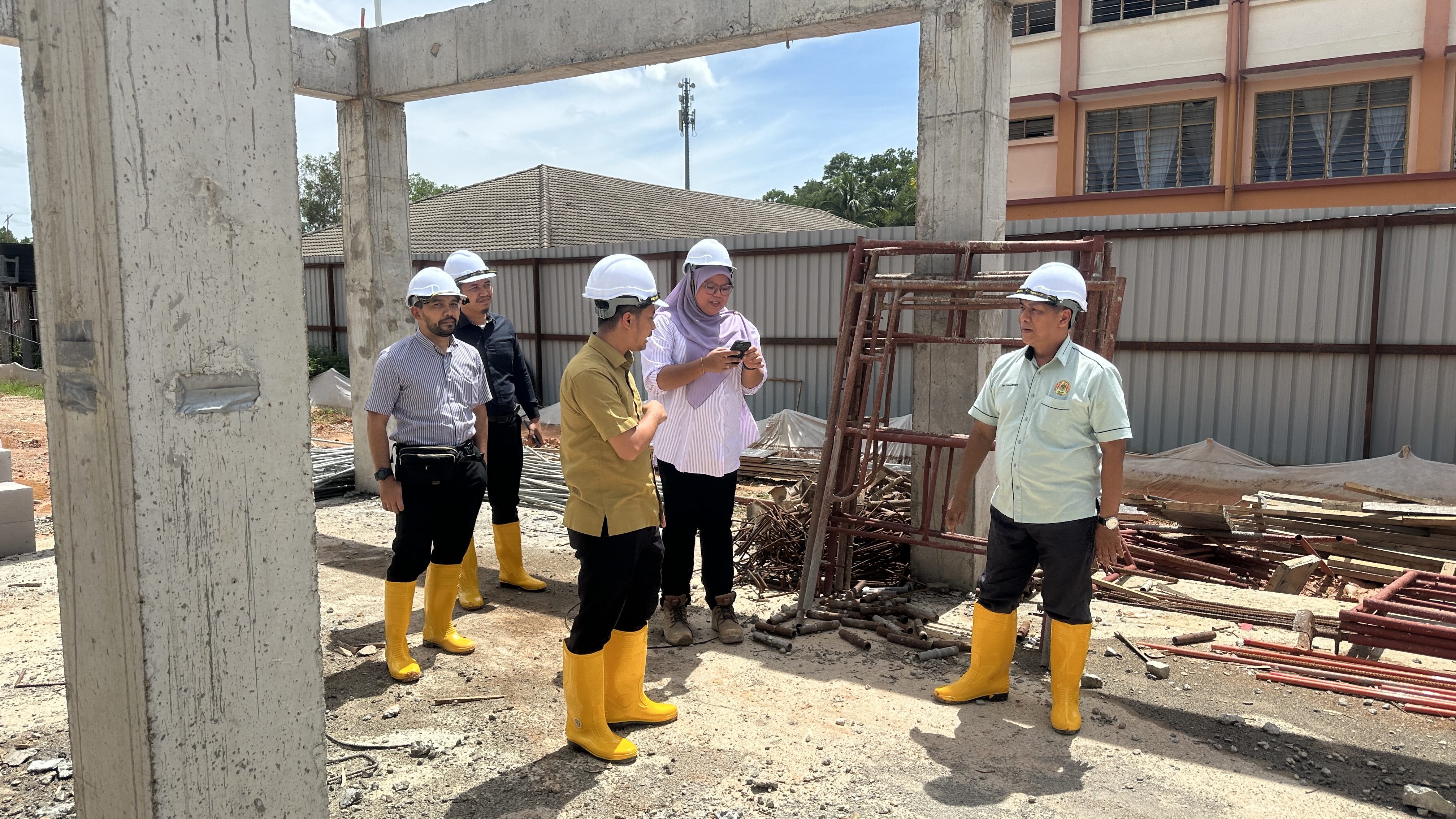 LAWATAN TAPAK KE PROJEK PEMBANGUNAN PUSAT PEMINDAHAN KEKAL DI SMK GUAL TINGGI, RANTAU PANJANG, KELANTAN
