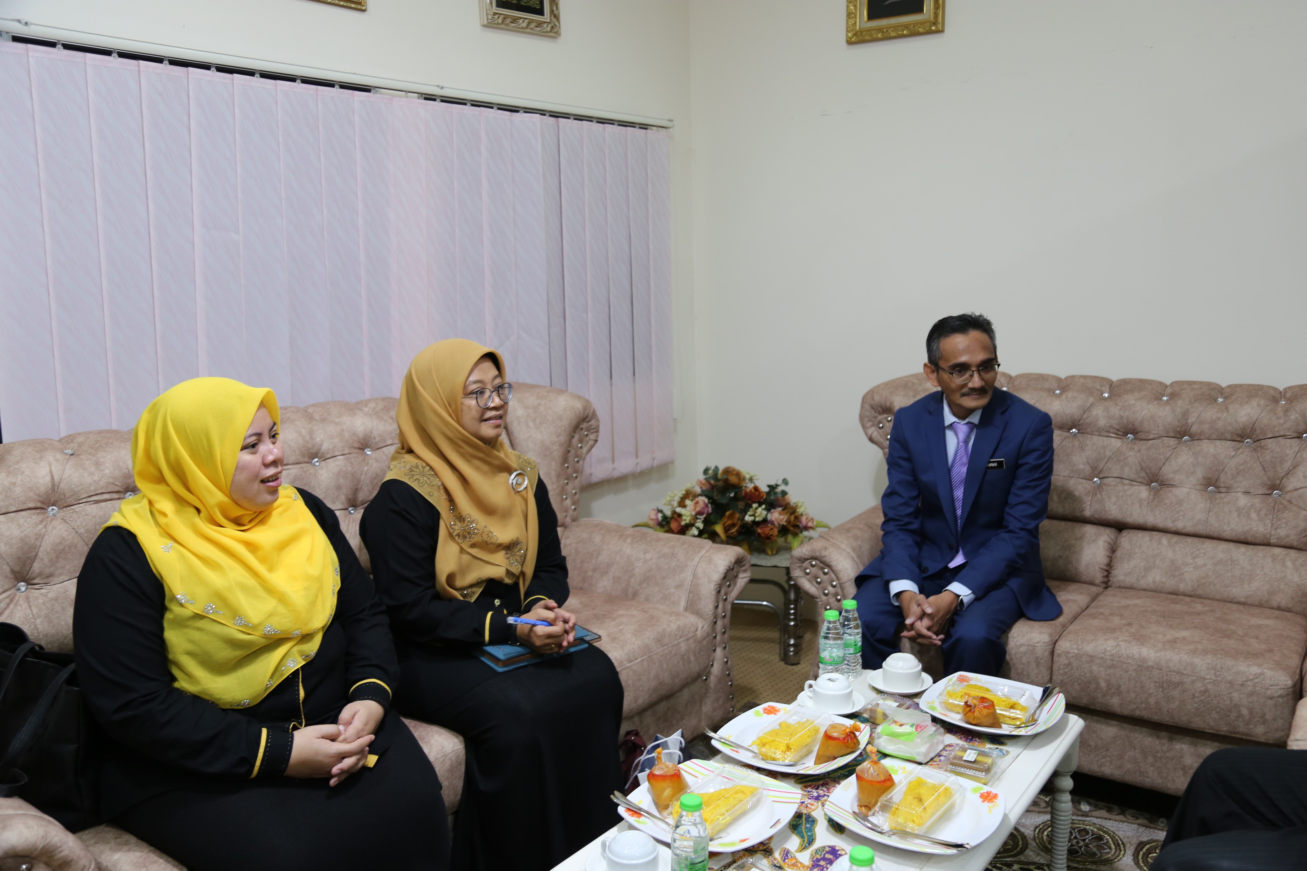 KUNJUNGAN HORMAT PENASIHAT UNDANGUNDANG KELANTAN