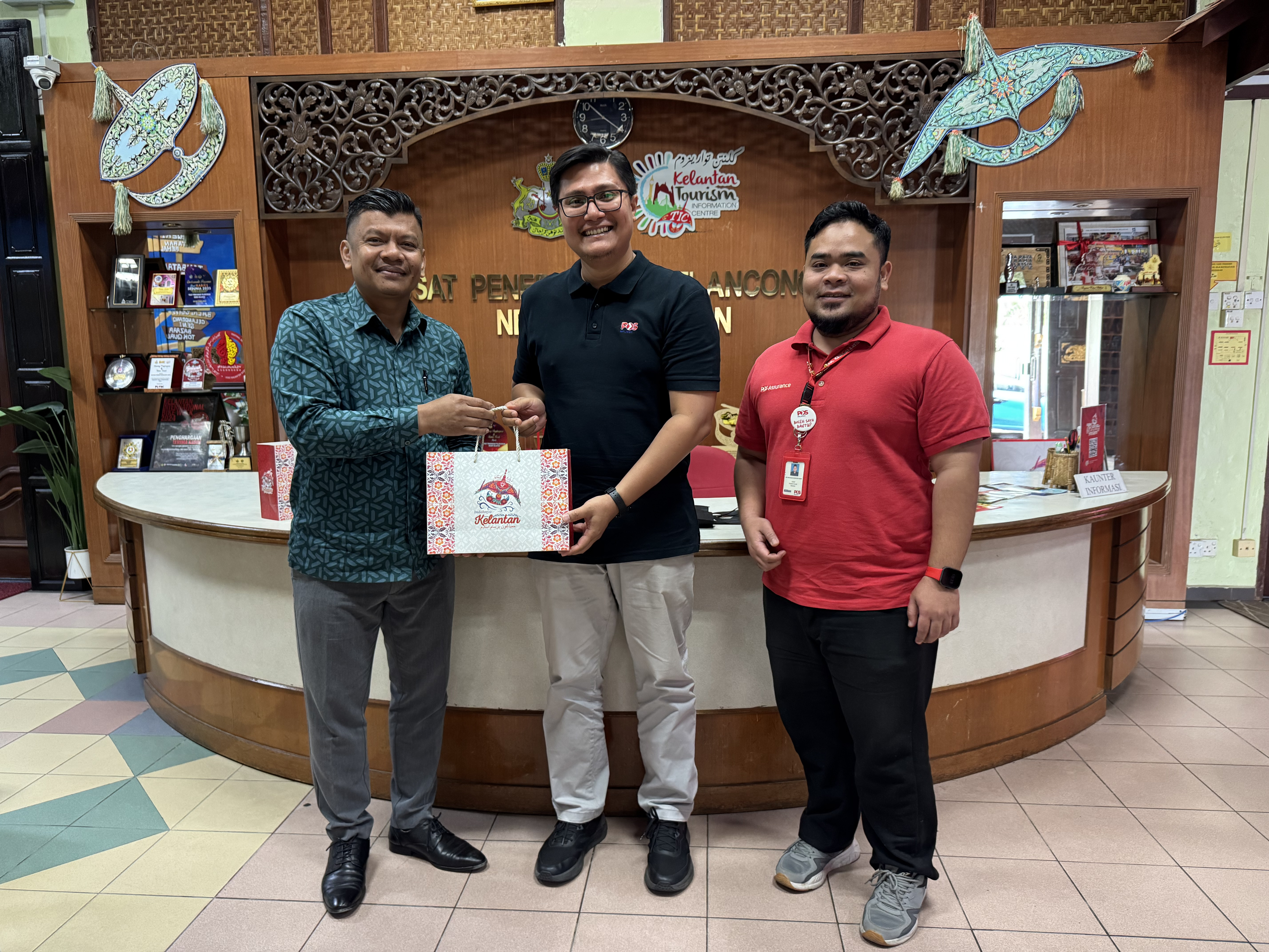 KUNJUNGAN HORMAT WAKIL POS MALAYSIA