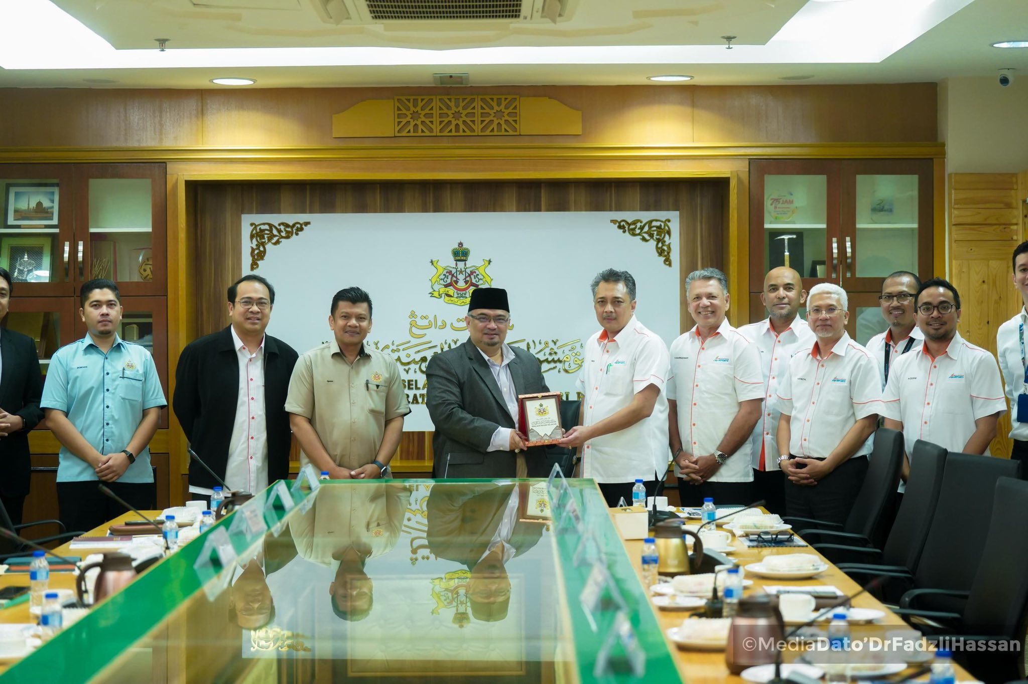 Kunjungan hormat daripada Malaysia Airports Holdings Berhad MAHB