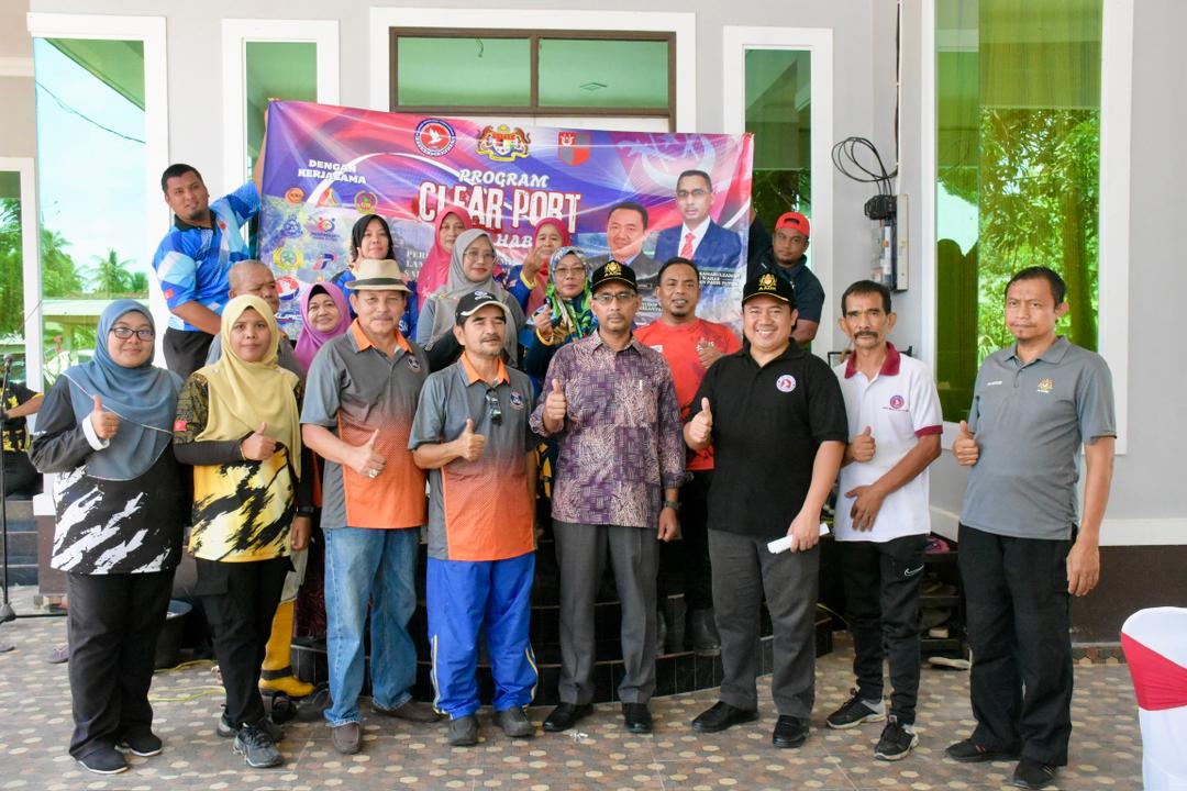 PROGRAM GOTONGROYONG SAPU HABIS  CLEAR PORT