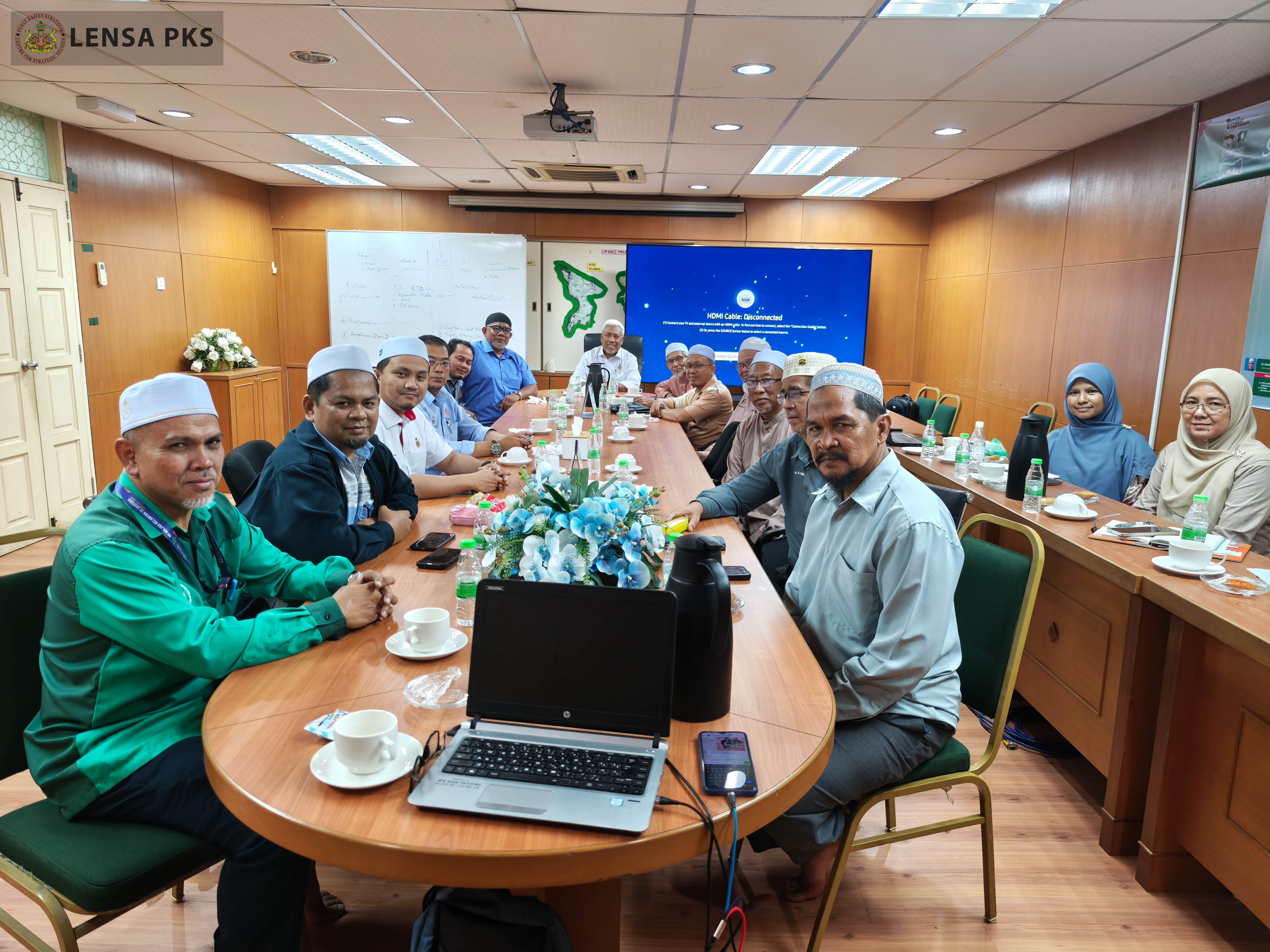 Sidang Meja Bulat Pembangunan Usahawan dan Koperasi Negeri Kelantan RTD 40