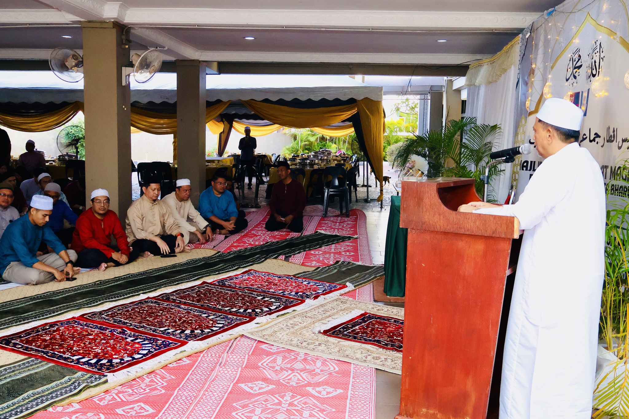 Majlis Iftar Jamaie Dan Solat Maghrib Serta Penyampaian Sumbangan Raya Pejabat Tanah Dan Jajahan Kota Bharu