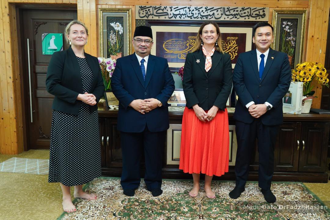 menerima kunjungan hormat daripada HE Danielle Heinecke Pesuruhjaya Tinggi Australia ke Malaysia