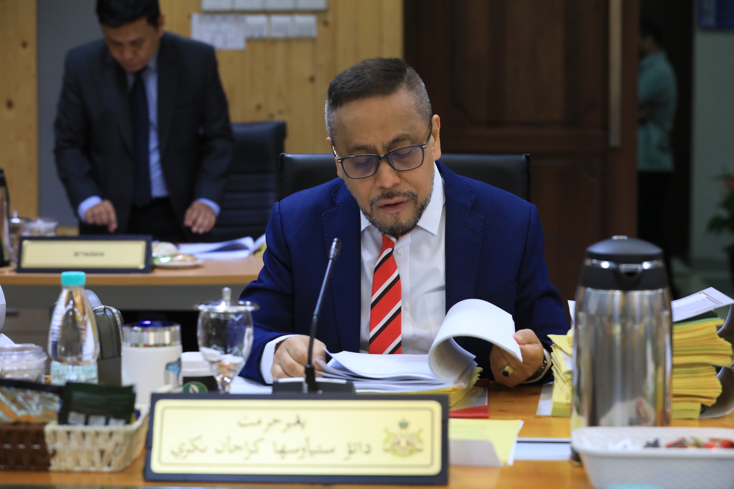 MESYUARAT AHLI MAJLIS MESYUARAT KERAJAAN