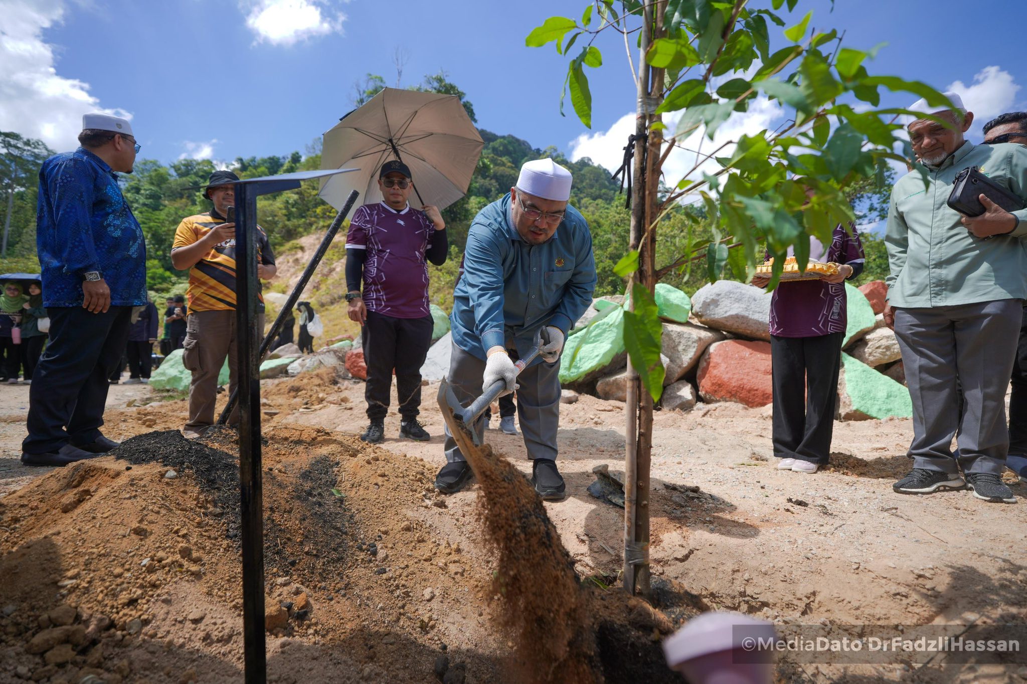 Program Local Agenda 21 LA21 Kempen Penanaman 100 Juta Pokok Penghijauan Malaysia Pokok Kita Kehidupan Kita serta merasmikan View Point Hutan Simpan Kekal HSK Chabang Tongkat