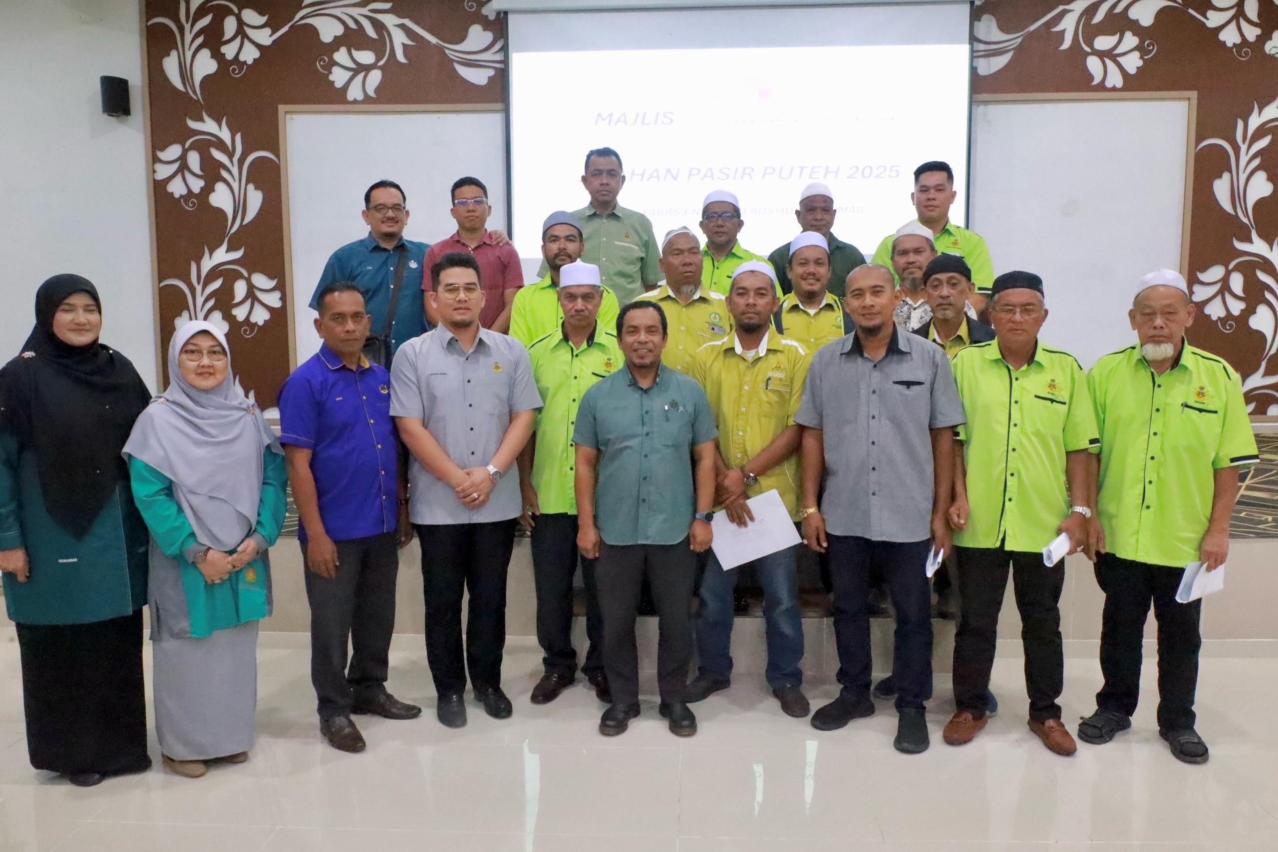 MAJLIS WATIKAH PELANTIKAN PENGHULU JAJAHAN PASIR PUTEH 2025 YANG DISAMPAIKAN OLEH YABRS EN MOHD ROSHDI BIN ISMAIL TUAN KETUA JAJAHAN PASIR PUTEH