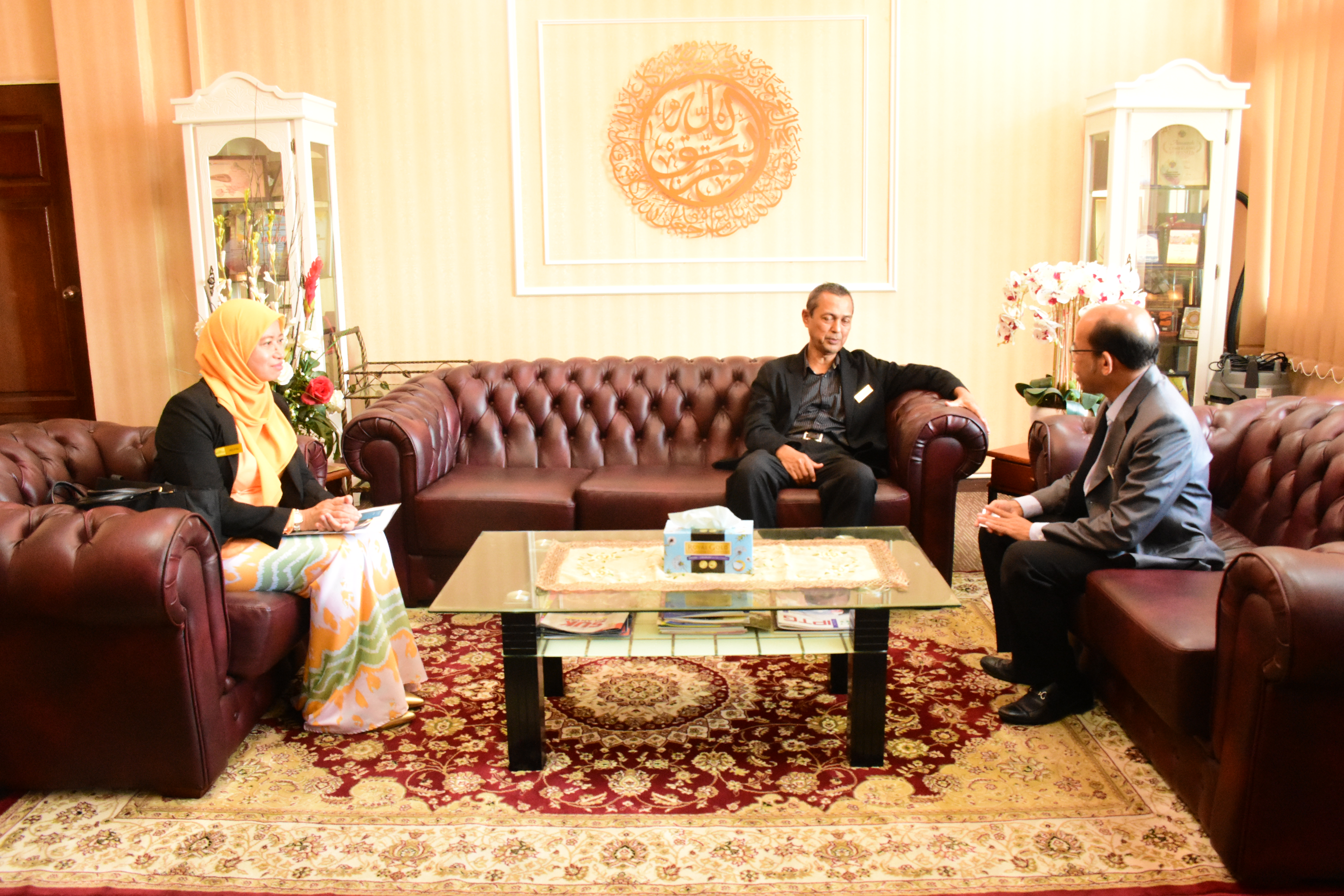 Kunjungan Hormat Pengurusan Besar Holiday Villa Kota Bharu Kepada Tuan Ketua Jajahan Pasir Puteh