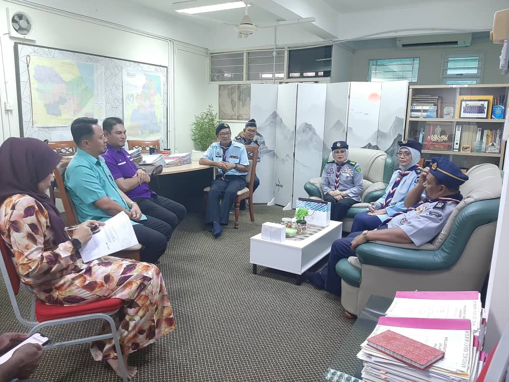 Sesi perbincangan Tn TKJ bersama Datin Pesuruhjaya Pengakap Negeri Kelantan dan Persatuan Pengakap Daerah Pasir Puteh