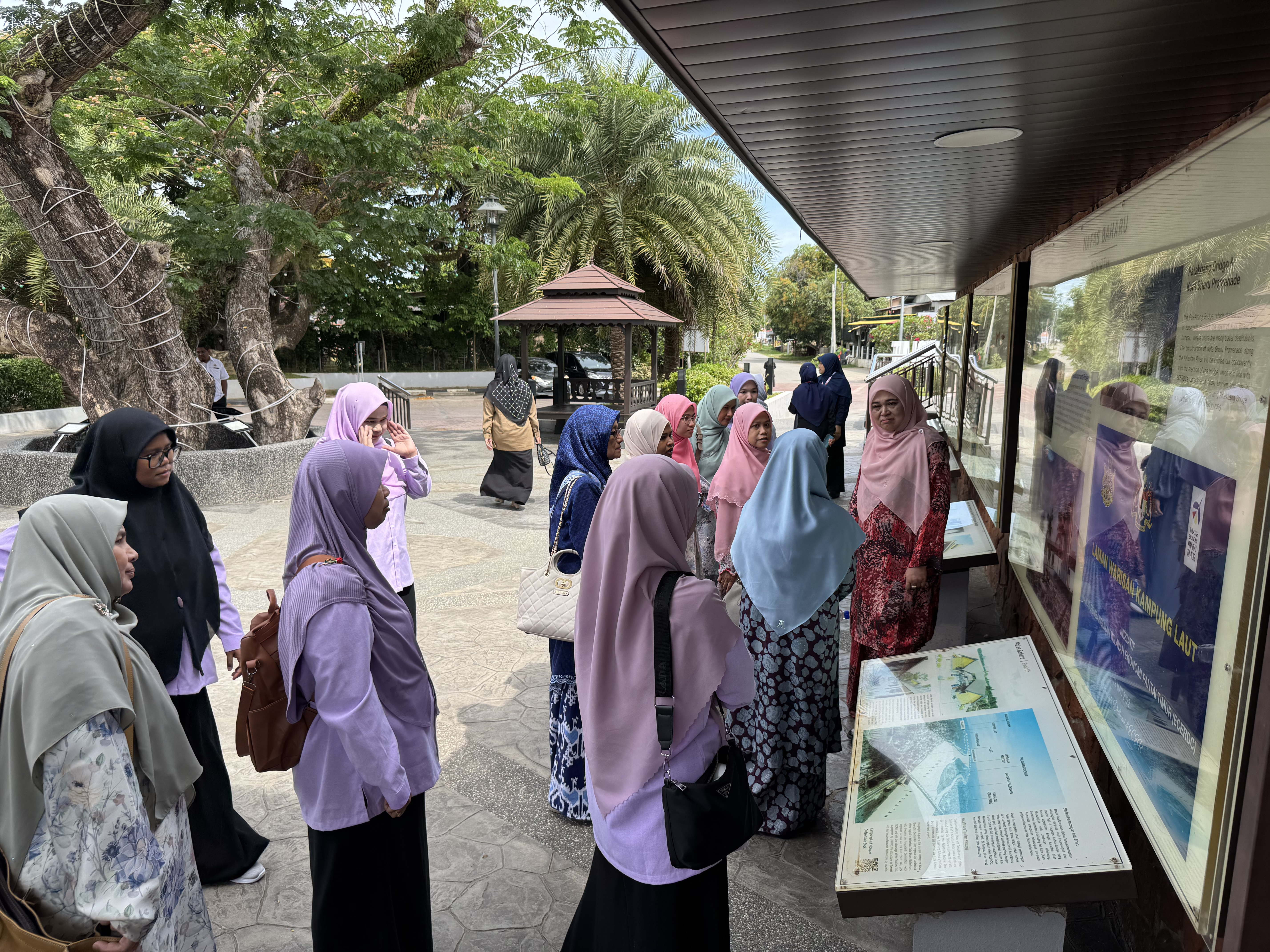 LAWATAN ISTERI DELEGASI MESYUARAT JAWATANKUASA MUZAKARAH MAJLIS ISLAM MALAYSIA