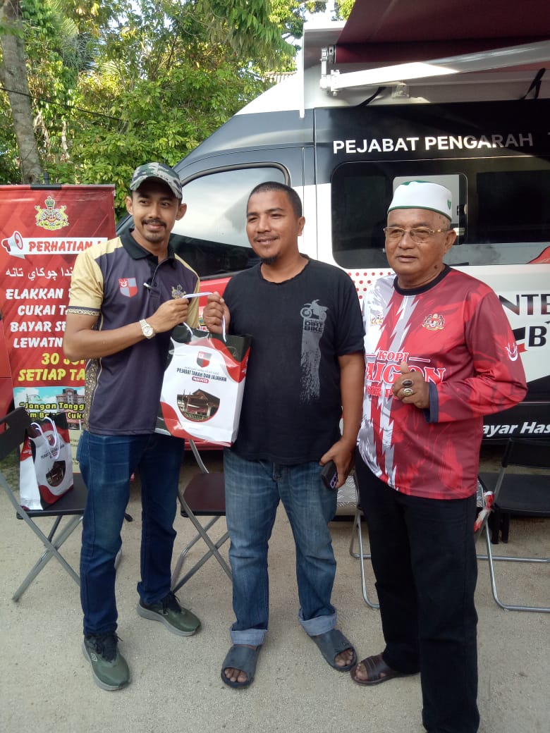 KUTIPAN HASIL LUAR PASAR PENDEKAR GUNTONG PADANG PAK AMAT