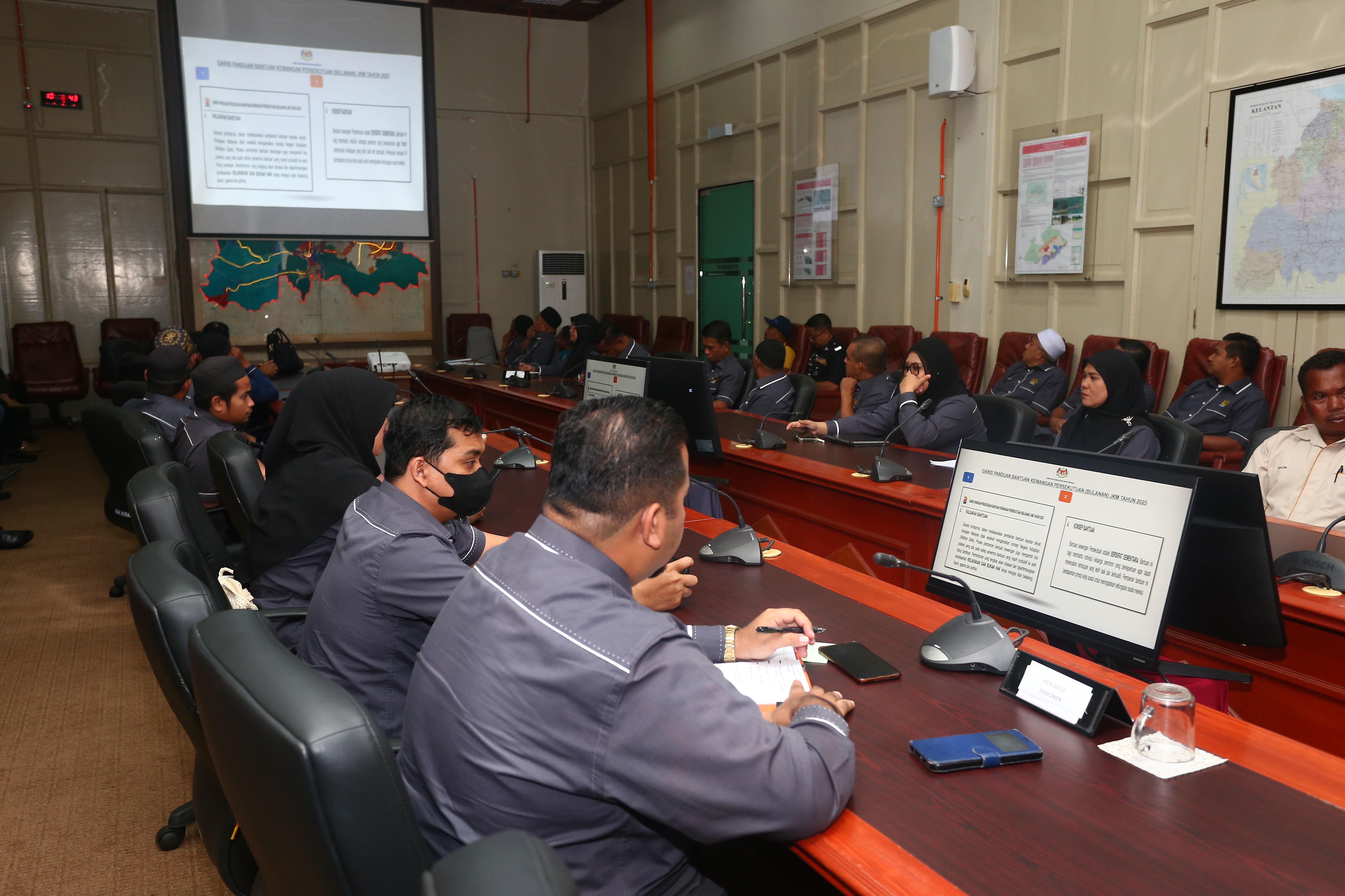 SESI TAKLIMAT PERKONGSIAN ILMU OLEH PEJABAT TANAH DAN JAJAHAN GUA MUSANG PEJABAT KEBAJIKAN MASYARAKAT JAJAHAN GUA MUSANG DAN IBU PEJABAT POLIS DAERAH GUA MUSANG SEMPENA MAJLIS PENYAMPAIAN WATIKAH PELANTIKAN PENGHULU BAGI JAJAHAN GUA MUSANG TAHUN 2026