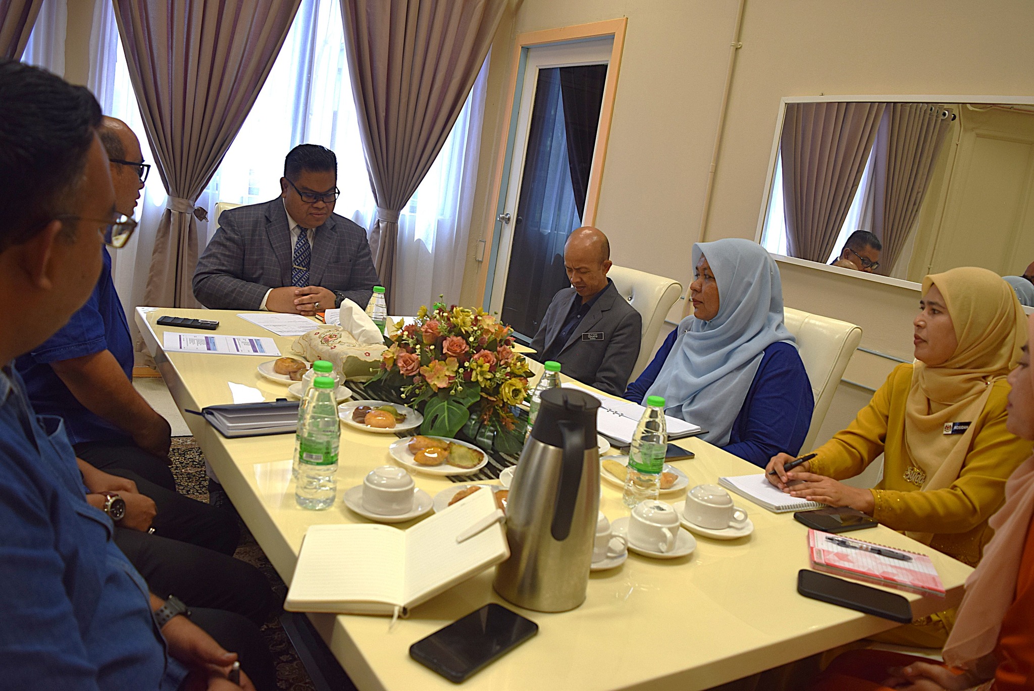 Kunjungan Hormat Lembaga Perindustrian Nanas Malaysia LPNM Negeri Kelantan Ke Pejabat Tanah Dan Jajahan Jeli