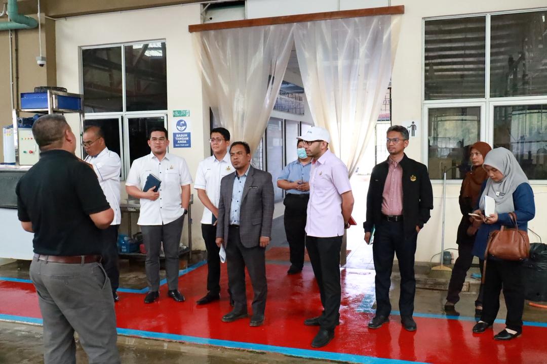 LAWATAN KERJA KE UNIVERSITI MALAYSIA TERENGGANU UMT BAGI TUJUAN PERKONGSIAN MAKLUMAT KONSERVASI KETAM NIPAH